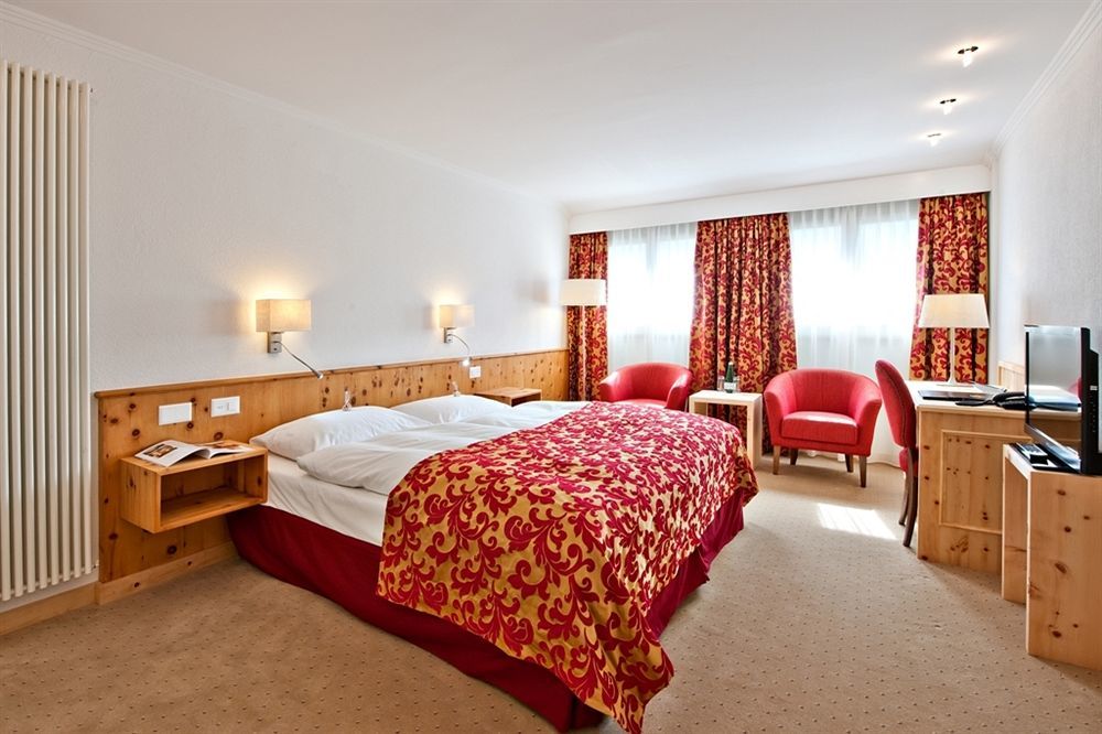 Hotel Engiadina Zuoz Zewnętrze zdjęcie