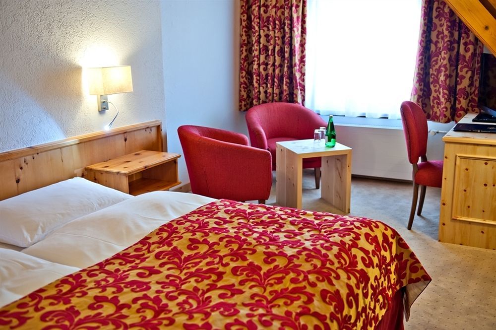 Hotel Engiadina Zuoz Zewnętrze zdjęcie